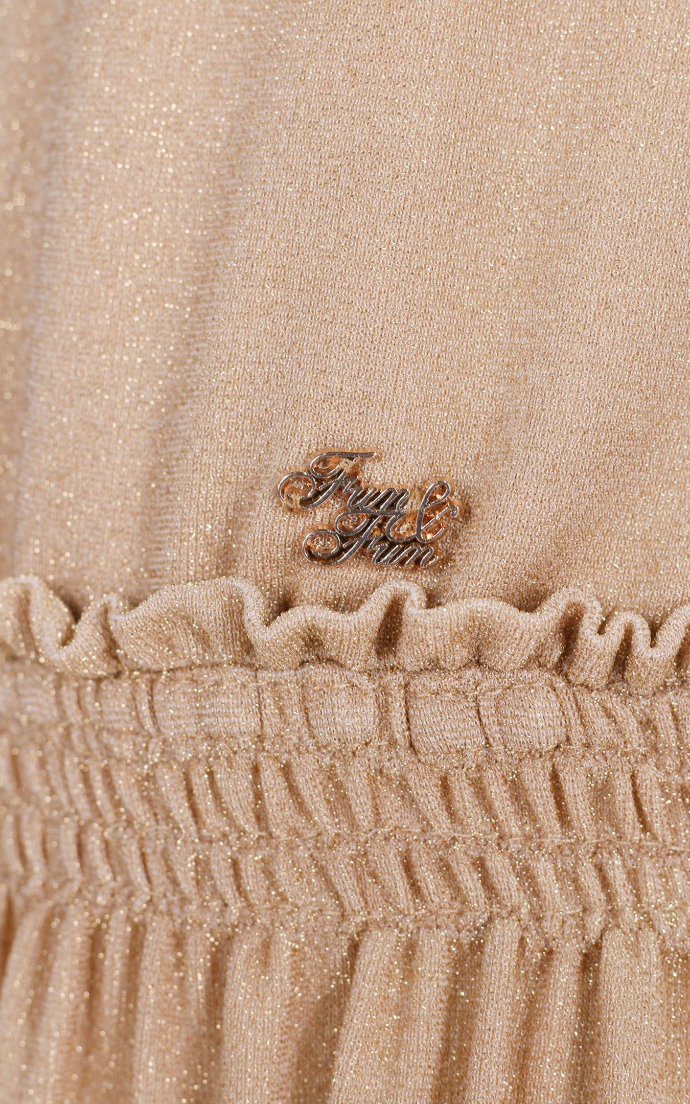 FCJJP03047.GOLD.03.jpg