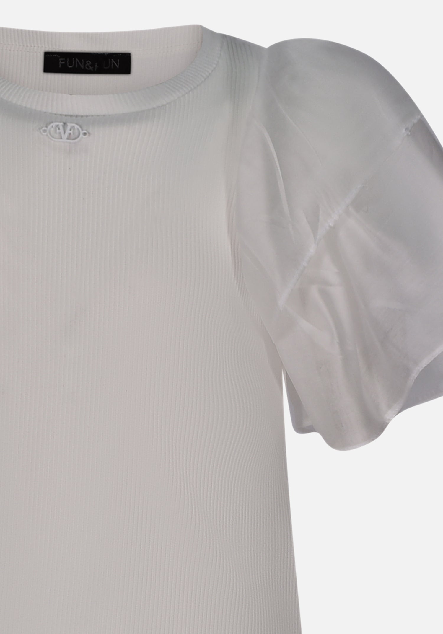 FBTS01325.WHITE.3.jpg