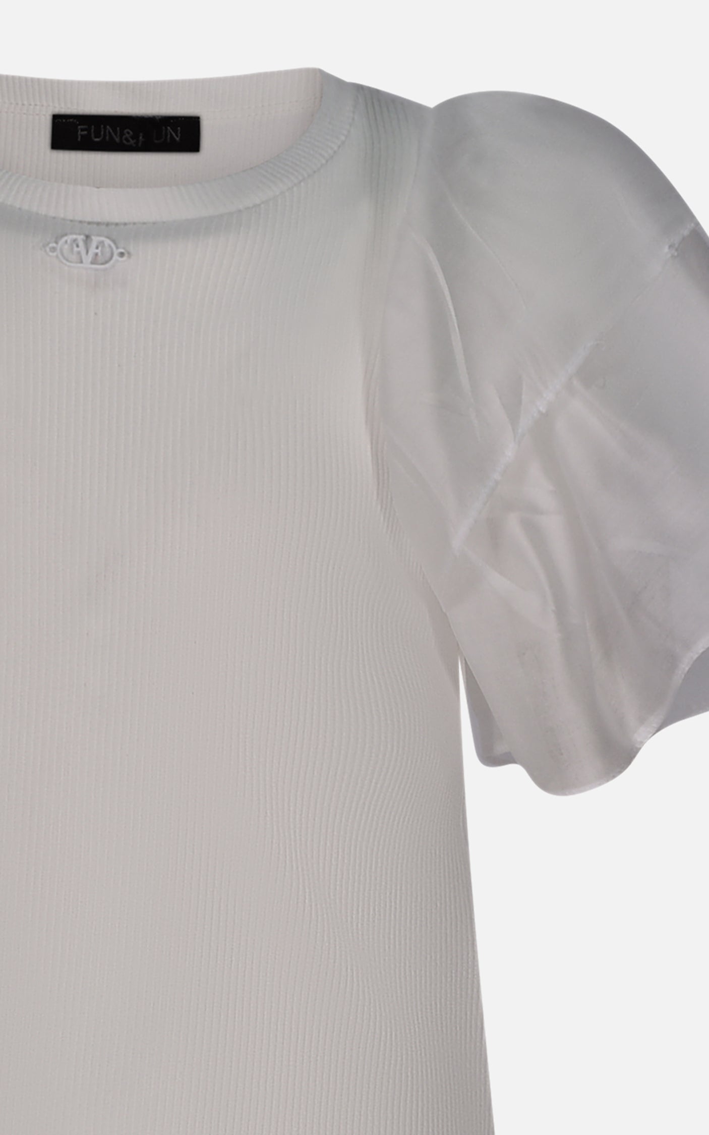 FBTS01325.WHITE.3.jpg