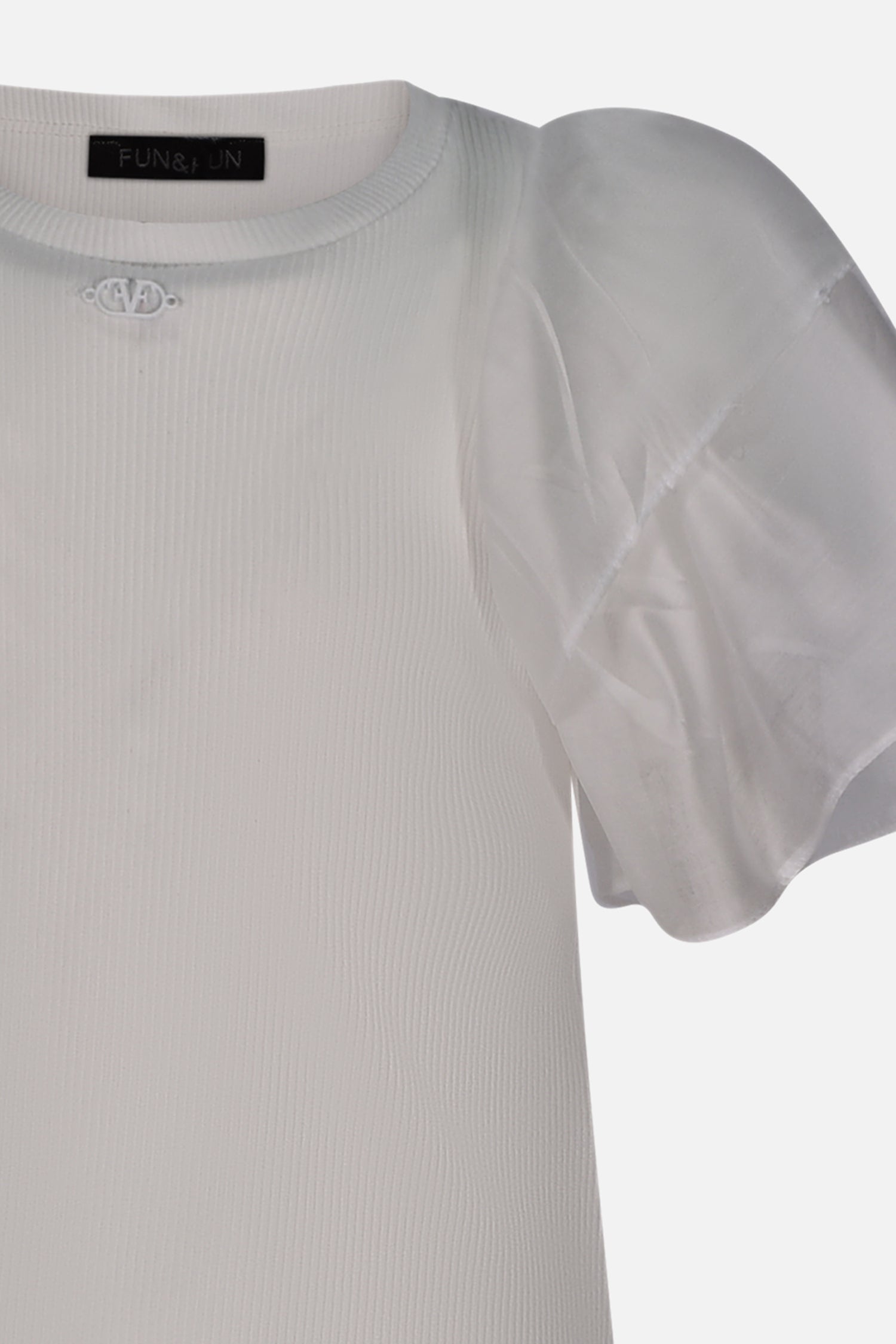 FBTS01325.WHITE.3.jpg
