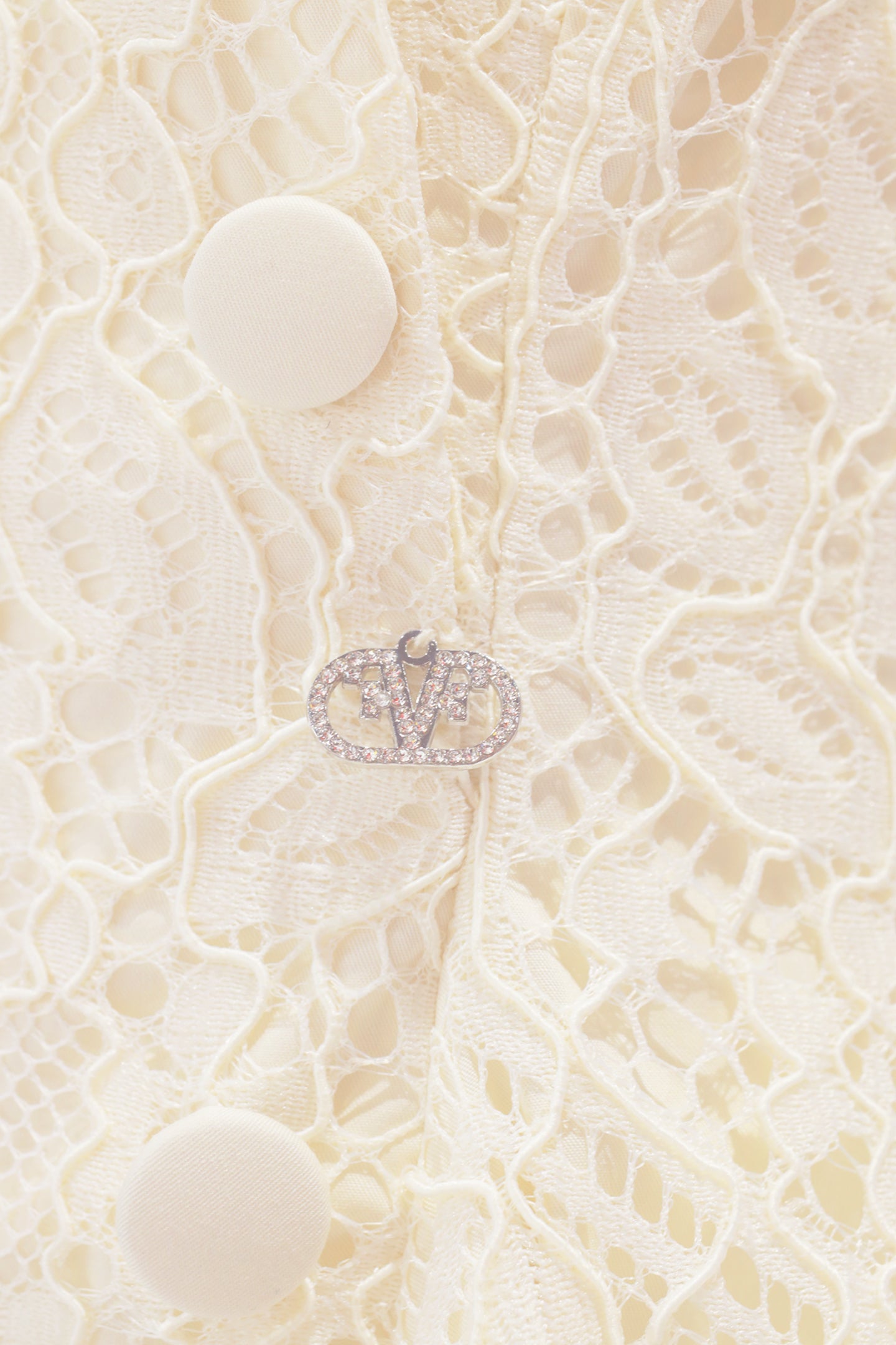 FNCJDR03283.CREAM.03.jpg