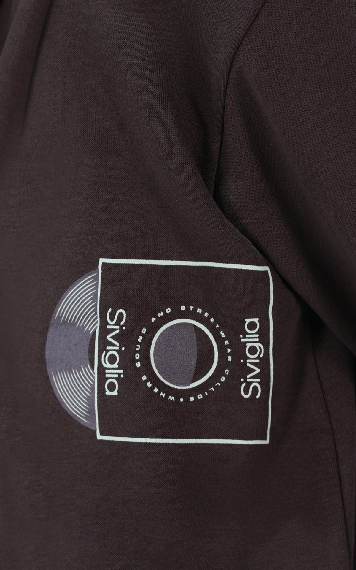 SVJST02267.BROWN.03.jpg