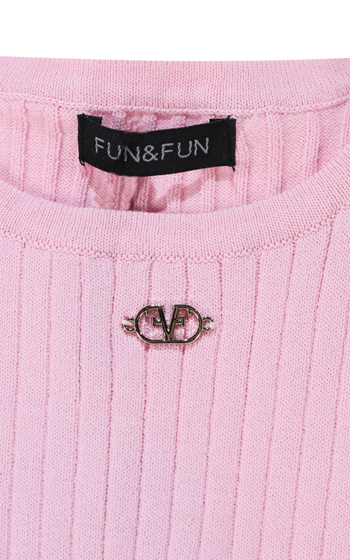 FBTP02899.PINK.03.jpg